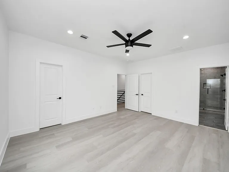 8218 Lawler St #B — Photo 26