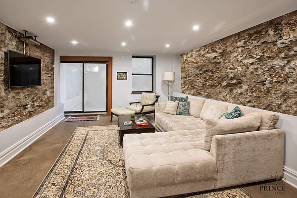 Sold by Compass | media 23