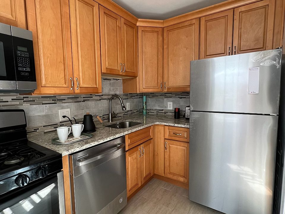 1st image of 1201 S Barton St