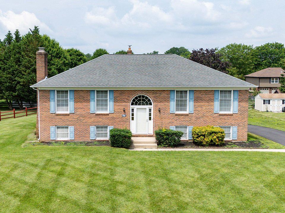 1st image of 106 Michael Ln