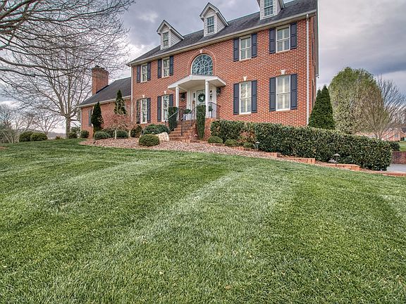 4th image of 344 Augusta Dr