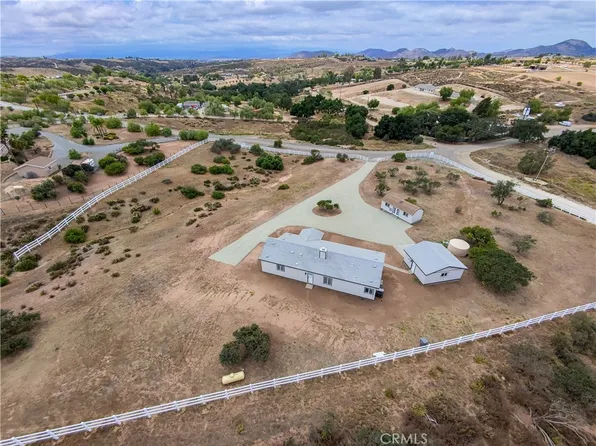 40705 Calle Vecina, Temecula, CA 92592