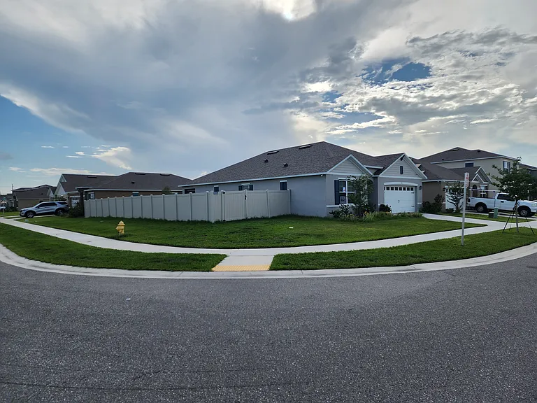 1051 Griffon Ave — Photo 2