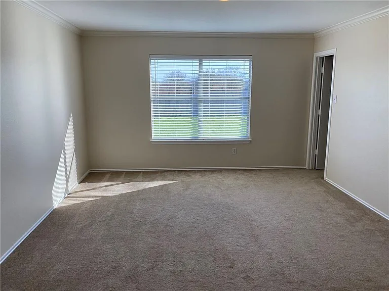 804 Sherry Dr — Photo 12