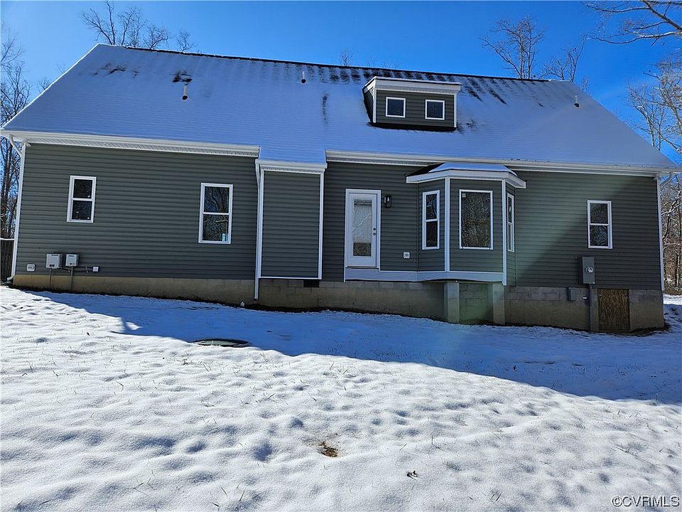 2nd image of 216 Summer Ln