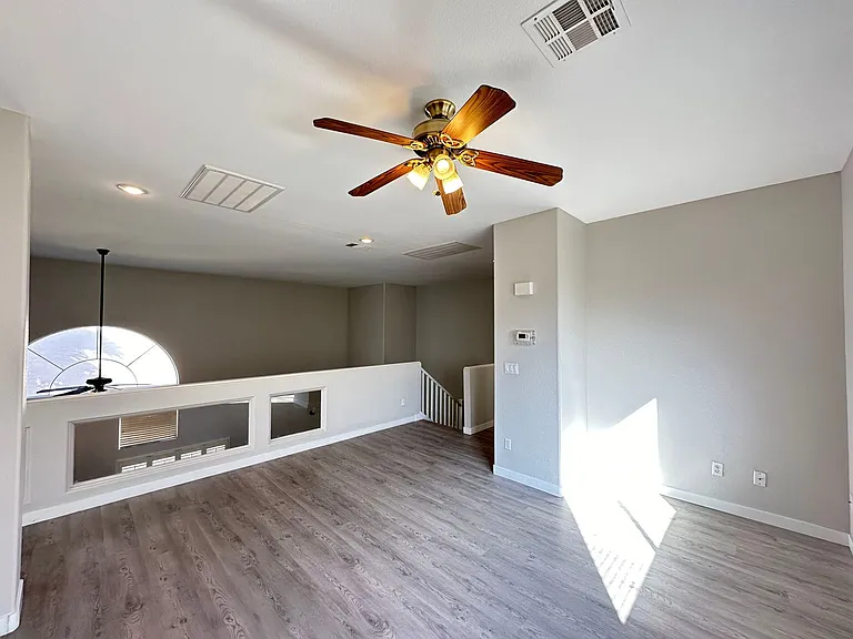 10191 Splendor Ridge Ave — Photo 16