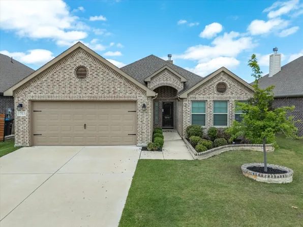 1713 Victoria Dr, Saginaw, TX 76131