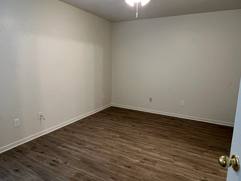 416 Justin Ln #B — Photo 6