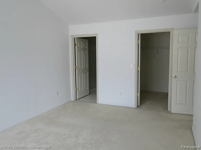16825 Carriage Way — Photo 4