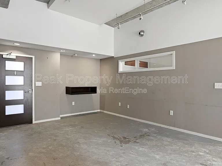 112 E Clay St #3C — Photo 6