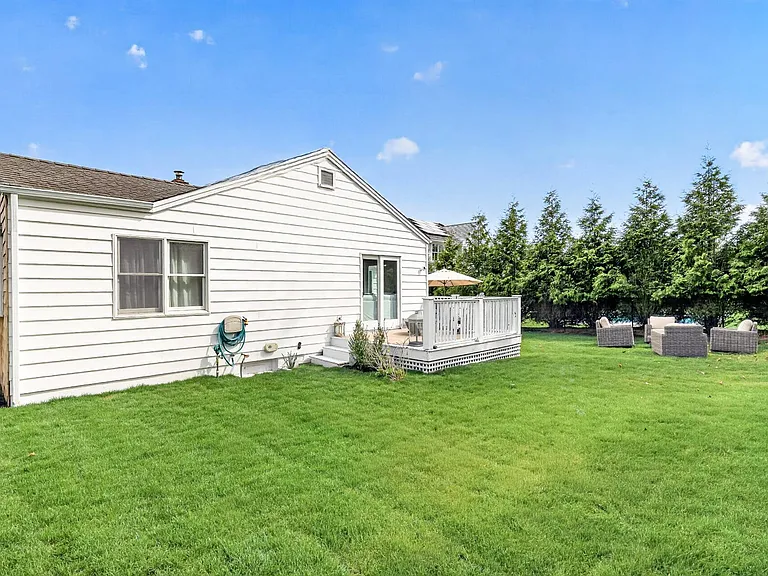 15 Indian Hill Rd — Photo 16