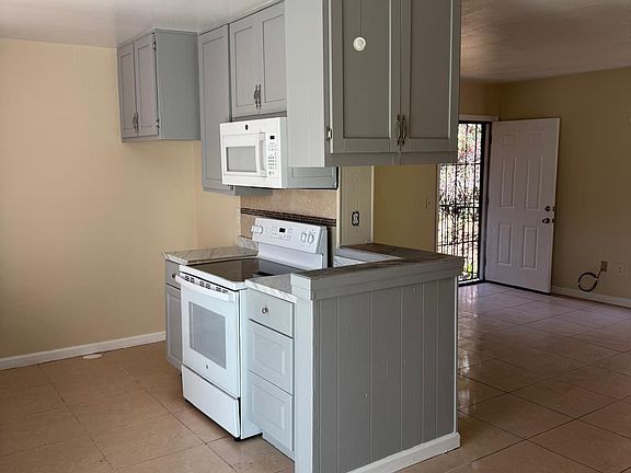 5th image of 4293 51st St APT 4