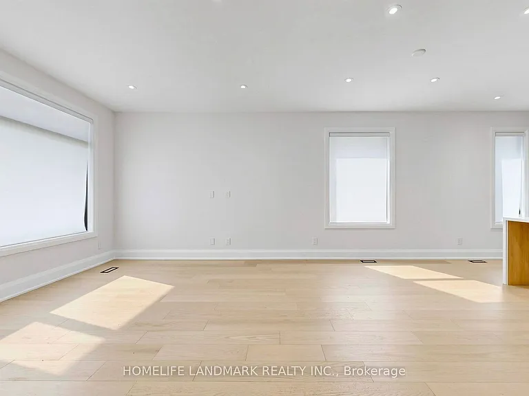 750 Glengrove Ave W #B — Photo 7