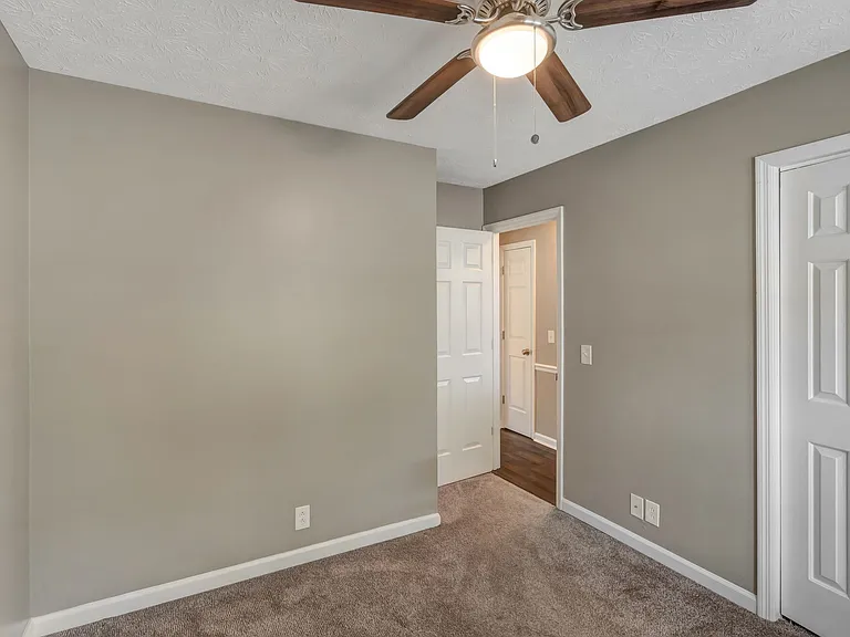 125 Agee Cir E — Photo 23