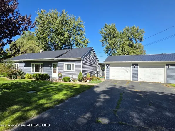 116 Coats Grove Rd, Hastings, MI 49058