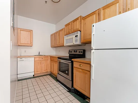 Rented by Julianna Realty Corp | media 10