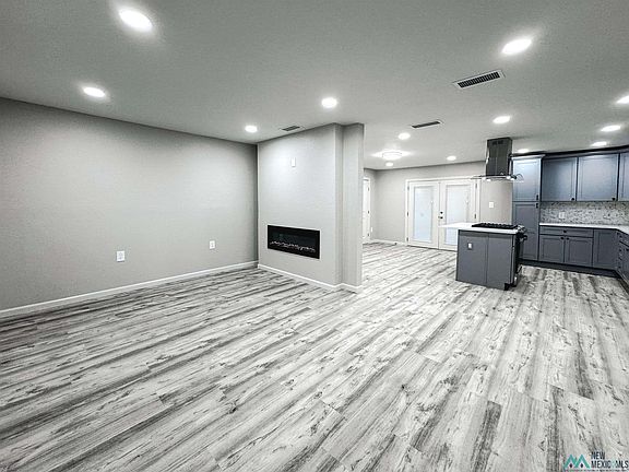 4th image of 301 S Evergreen Ave