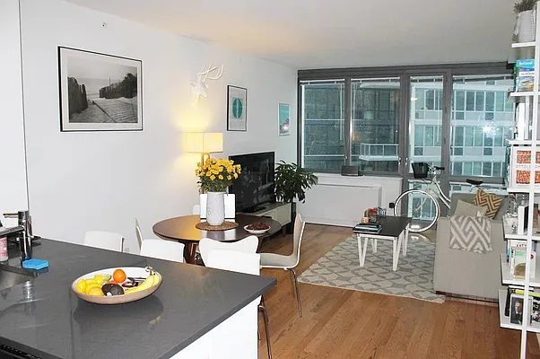 Rented by Space Marketing Shop | media 4