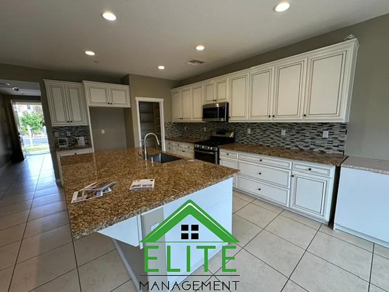 1084 Navigator Dr — Photo 25