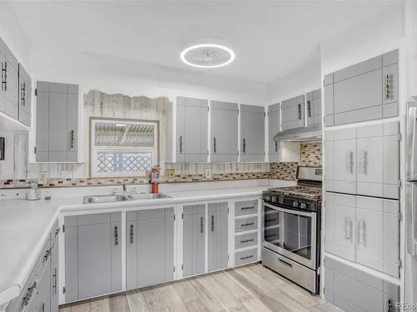 6825 W Mississippi Ave #68, Lakewood, CO 80226