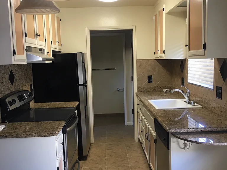 Pinehaven Garden Apartments — Photo 14