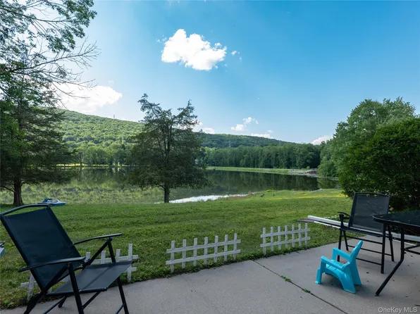 402 Mountain Laurel Drive, Monroe, NY 10950