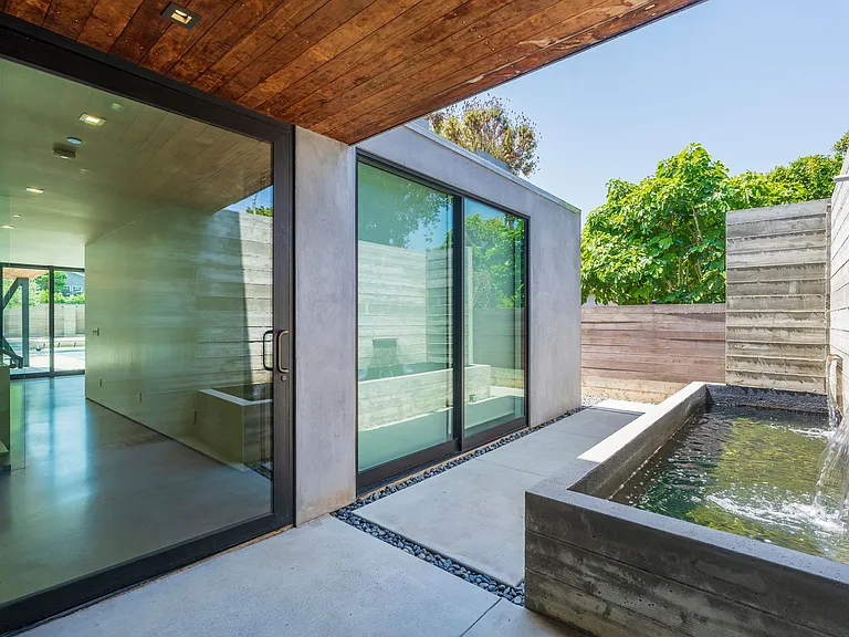 762 Rosecrans Ave — Photo 5