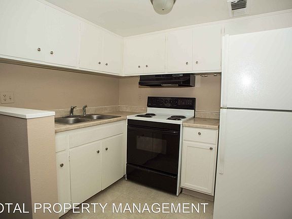 4th image of 3841 1/2 Daisy St APT 14