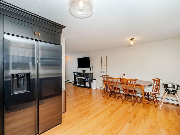 5th image of 5 Kirsten Avenue