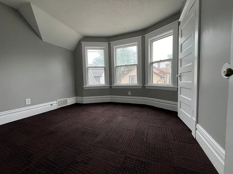 444 Clinton Ave — Photo 5