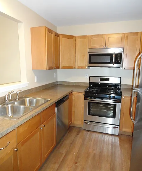 1432 Moluf St — Photo 11