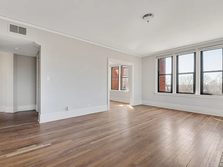 Fort Wood Apartments — Photo 42