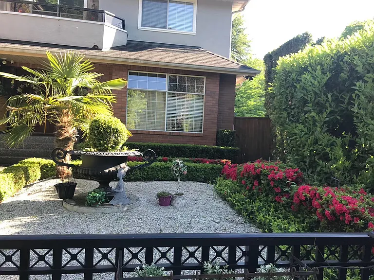 3282 King Edward Ave W — Photo 16