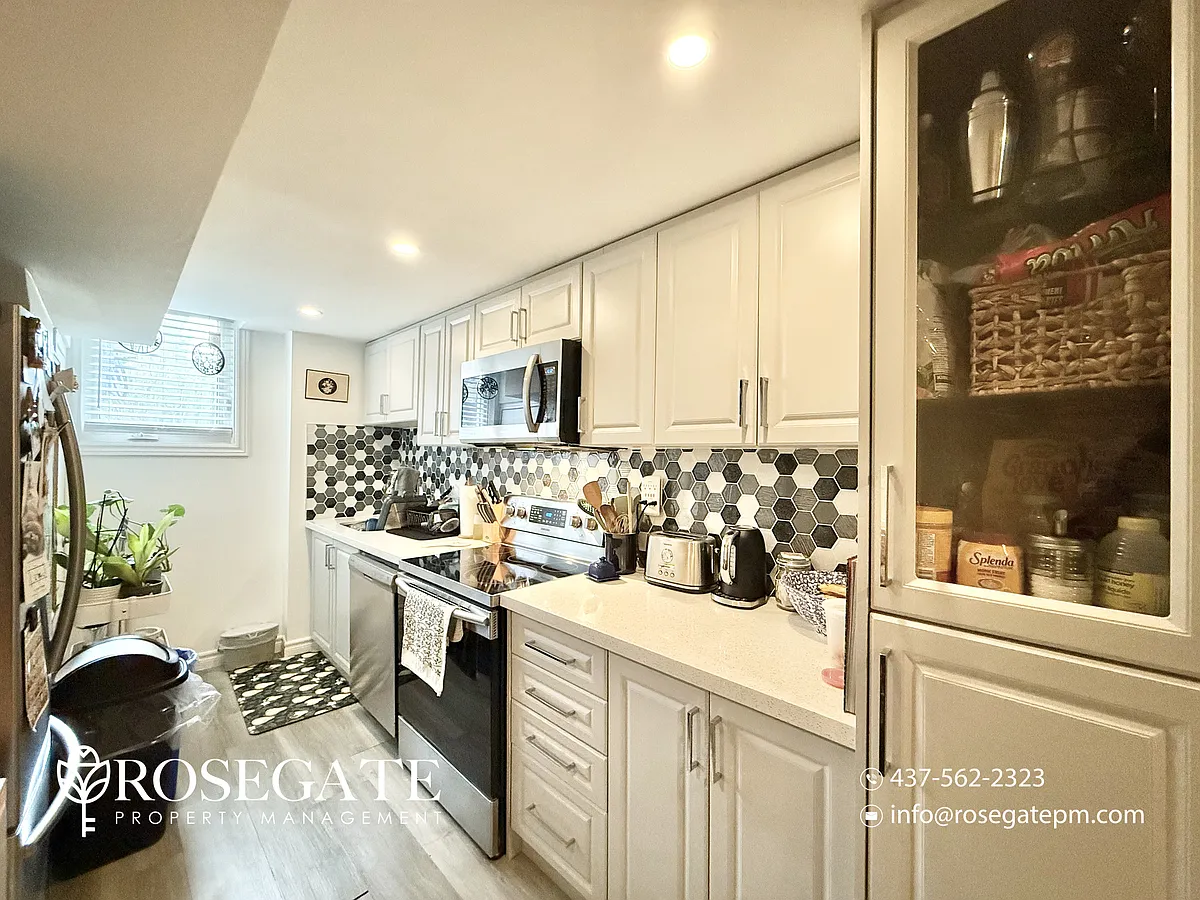 Building Photo - 96 Alderbury Dr #2