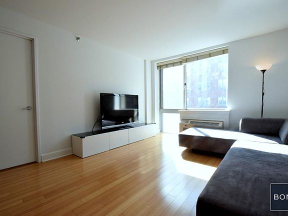 2nd image of 505 W 47th St #5E