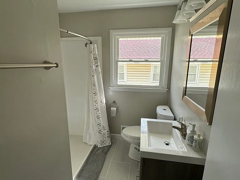 8810 34th Ave — Photo 9