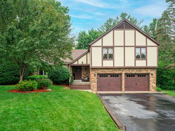 3460 Partridge Ln, Belvidere, IL 61008