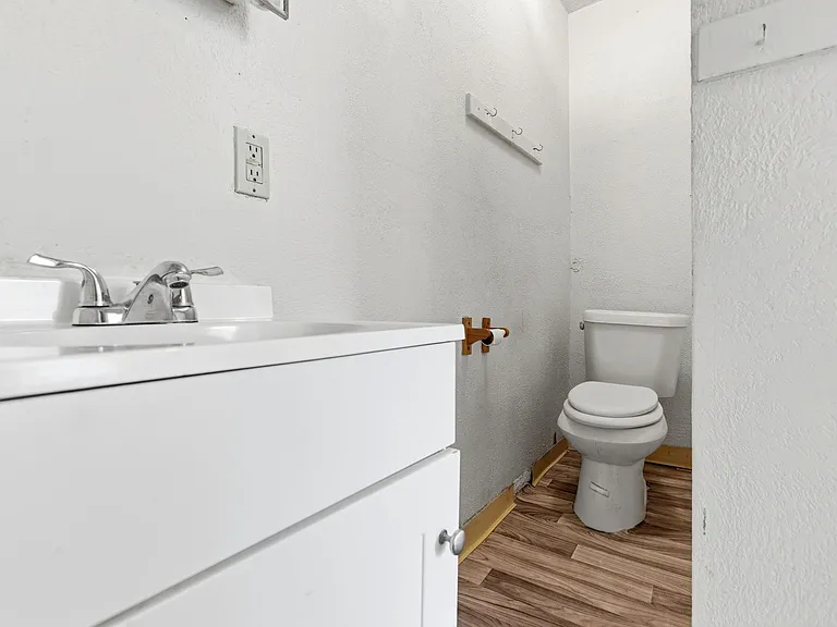 819 Princeton St — Photo 13