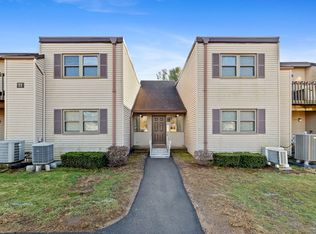 1107 Twin Circle Dr UNIT 1107, South Windsor, CT 06074