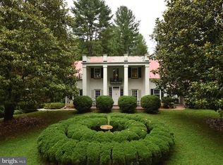 1013B Leigh Mill Rd, Great Falls, VA 22066