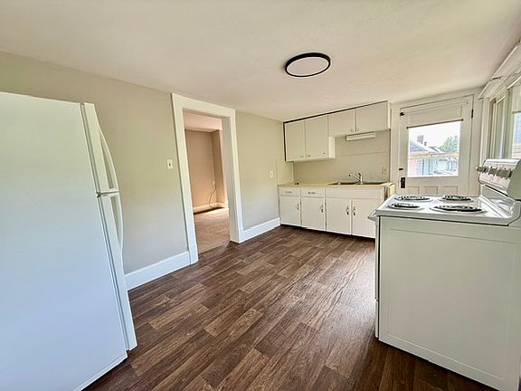 2nd image of 635 W Main St #1/2