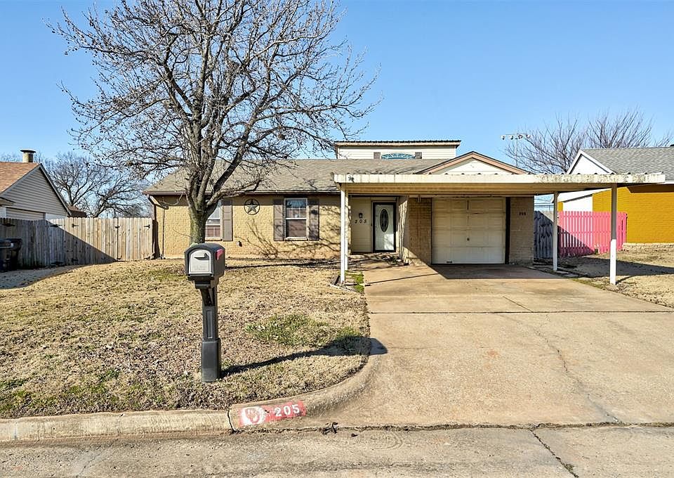 1st image of 205 N English Dr