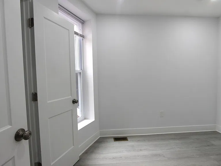 103 E Coulter St — Photo 22