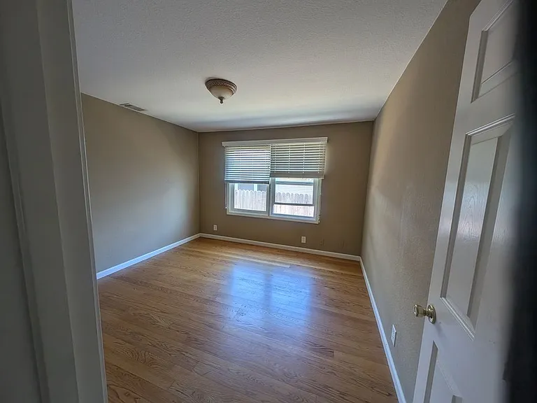 2830 14th Ave — Photo 10