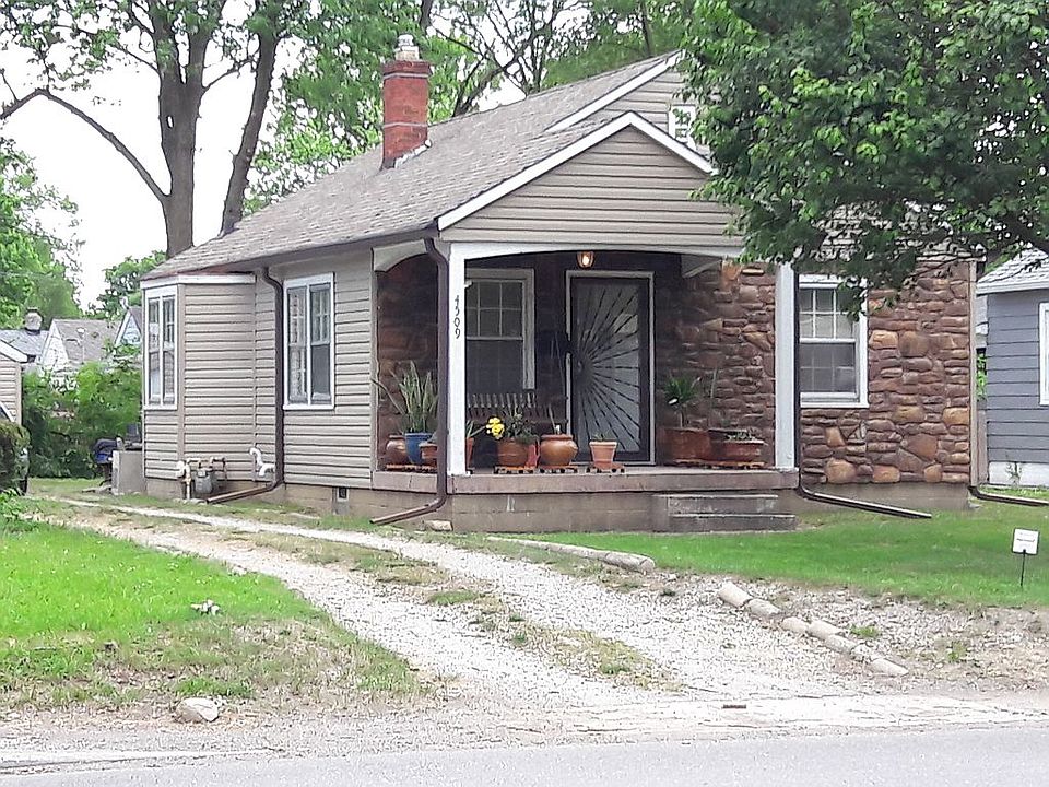 Front of 4509 E 16
