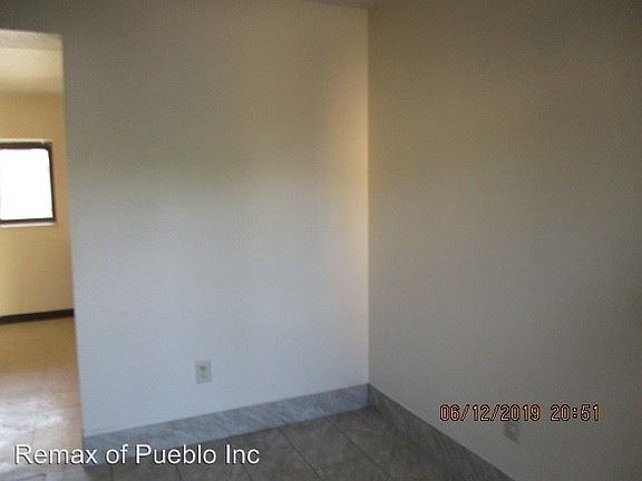 3rd image of 928 E 5th St