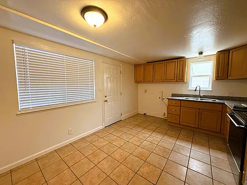 10211025 Carolina St Photo 1