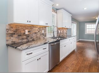 3150 Somerset Dr, Shaker Heights, OH 44122