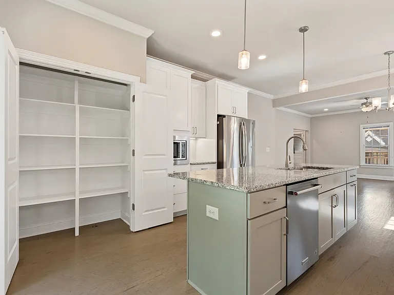 1108 Wall St — Photo 4