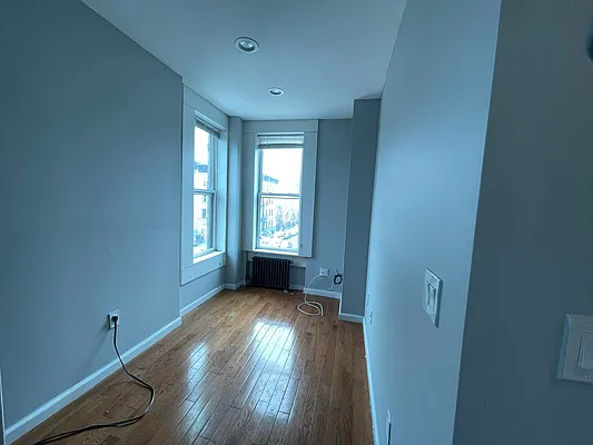 Rented by Ideal Properties Group | media 4